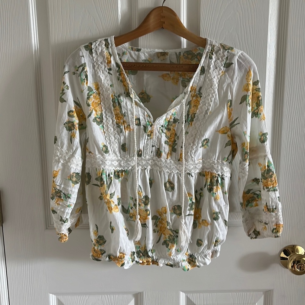 True Craft White Peasant Blouse With Yellow & Green Flowers + Lace Detailing Sm